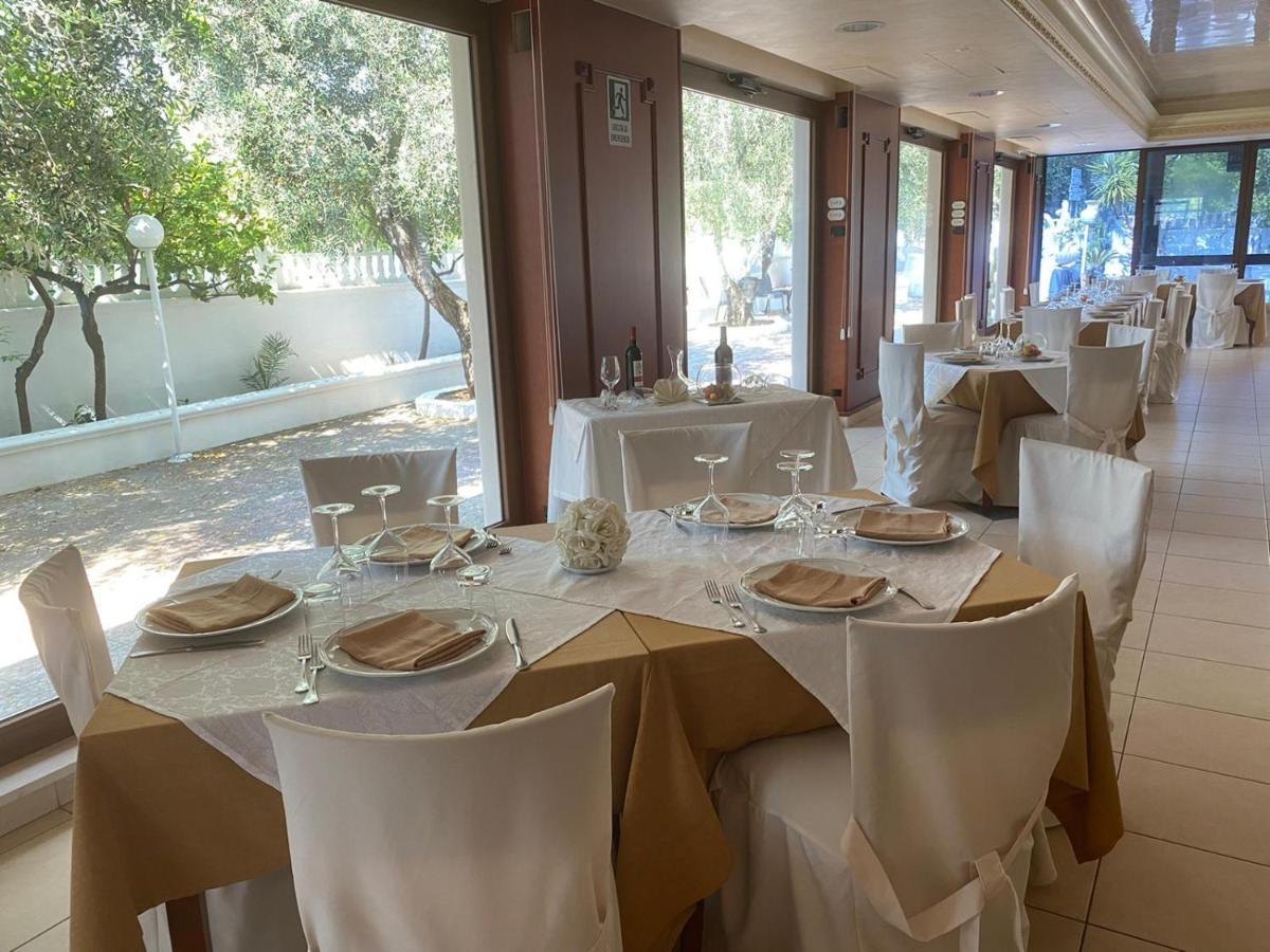 Hotel Il Melograno Mattinata Extérieur photo