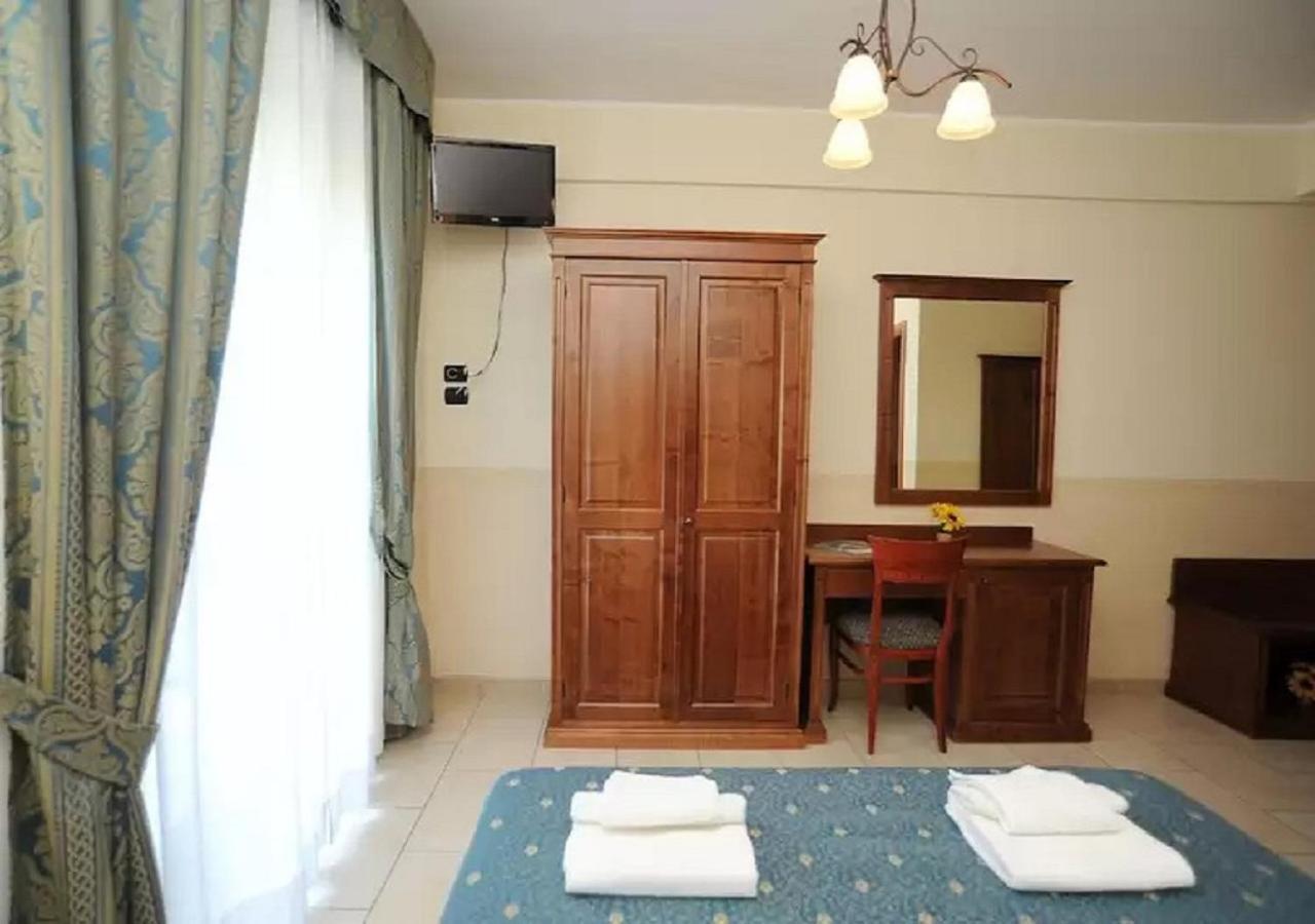 Hotel Il Melograno Mattinata Extérieur photo